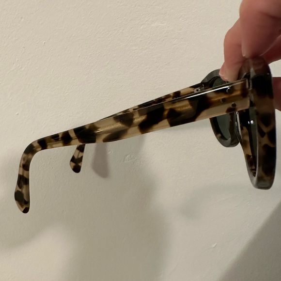 Céline Tortoise Frame Glasses - Picture 4 of 7